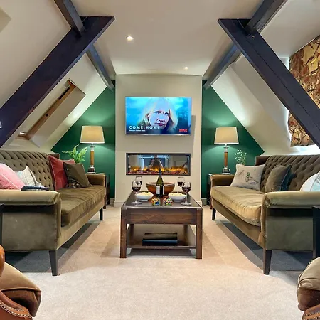 Semesterbostad Geltsdale Wing, 1st Floor With Countryside Views, Close To Pub & Restaurant